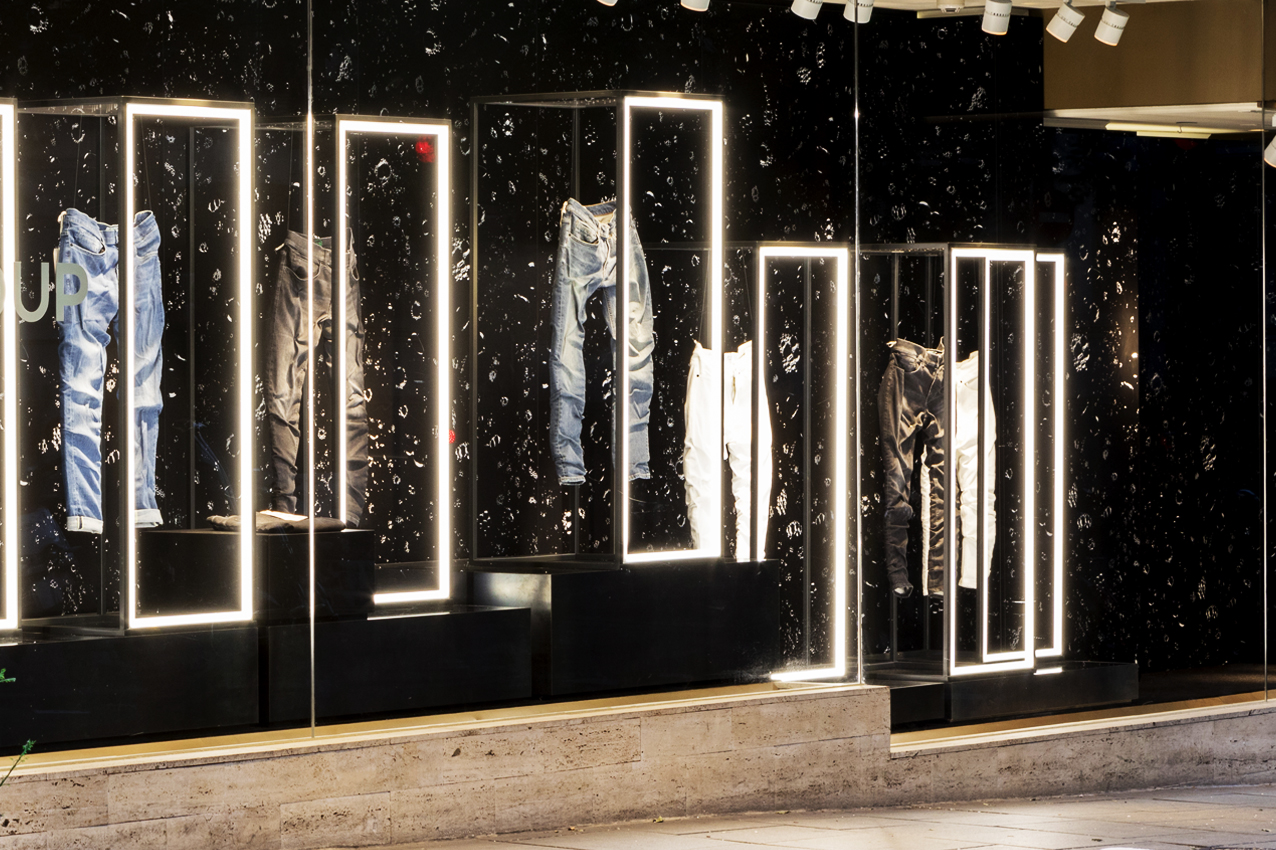 DONDUP / EL CORTE INGLES — Showcase Installation & Shop-in-Shop Showcase Installation & Shop-in-Shop image 5